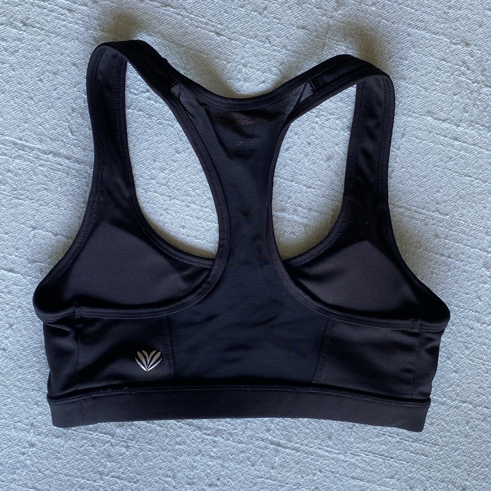 🌼 Forever 21 sports bra with mesh detail - Picture 5 of 6